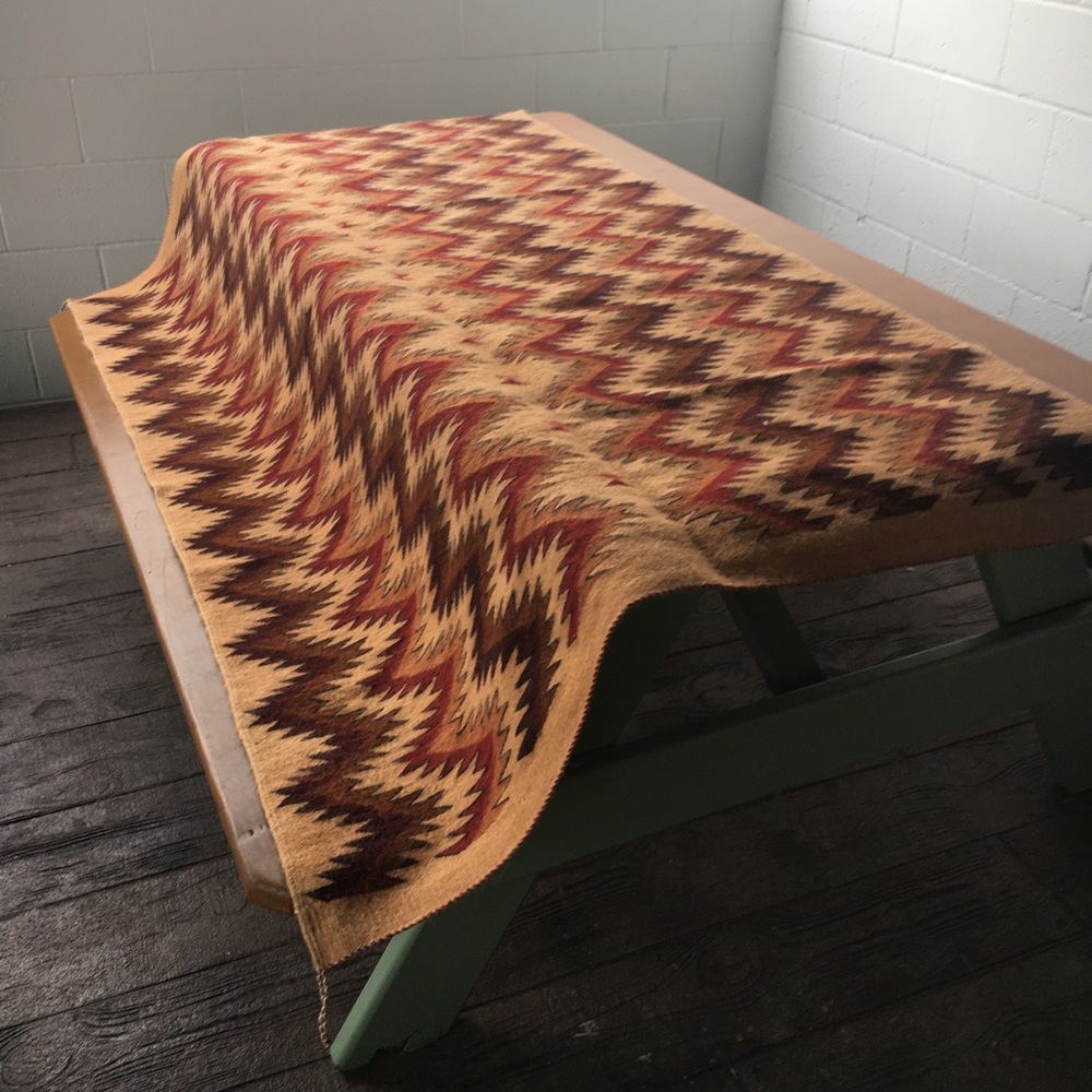 Hand made Navaho Rug - Picture 2 of 6